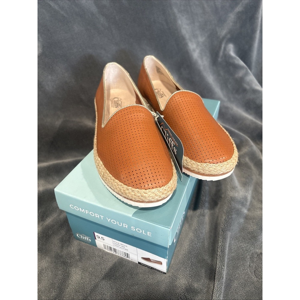 Cliffs by White Mountain‎ Becca -Women's 9.5.  Tan/Leather